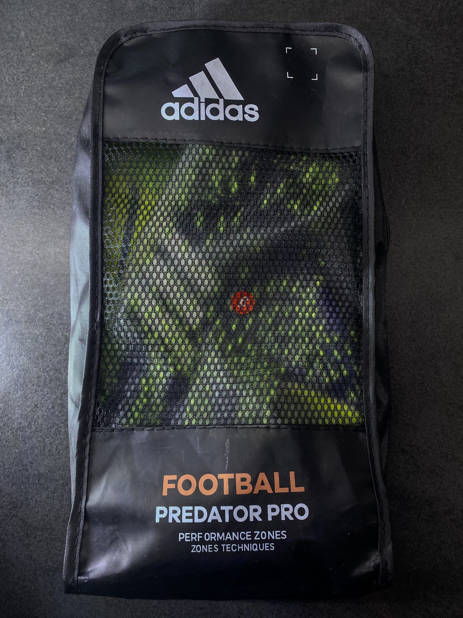 Воротарські рукавички Predator 20 Pro