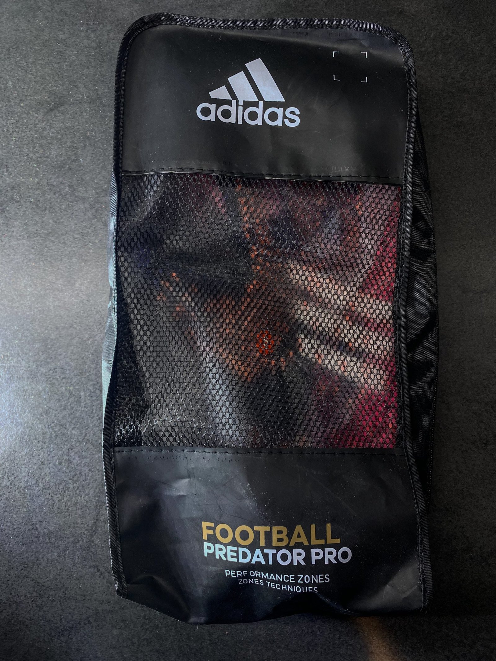 Воротарські рукавички  Predator 20 Pro