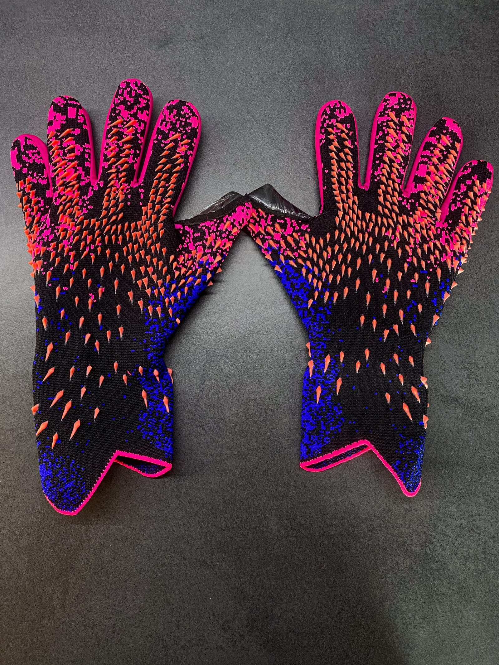 Воротарські рукавички Predator 20 Pro