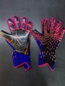 Воротарські рукавички Predator 20 Pro