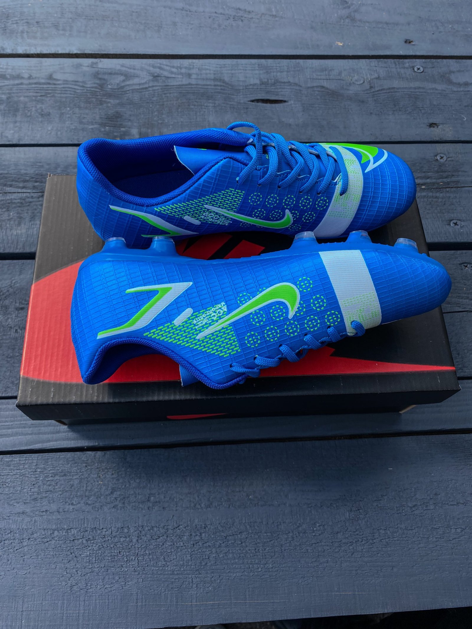 Бутси Mercurial