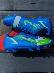 Бутси Mercurial