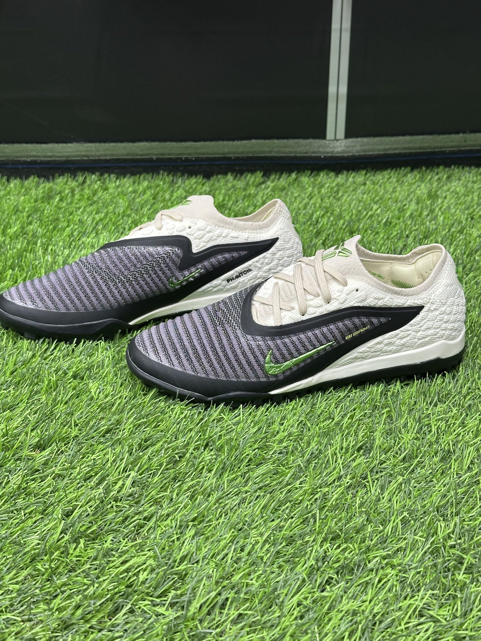 Сороконіжки Phantom GX 6 Black Mamba