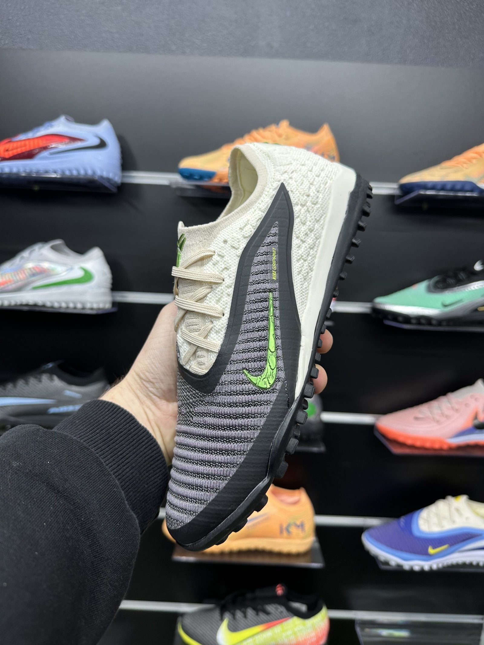 Сороконіжки Phantom GX 6 Black Mamba