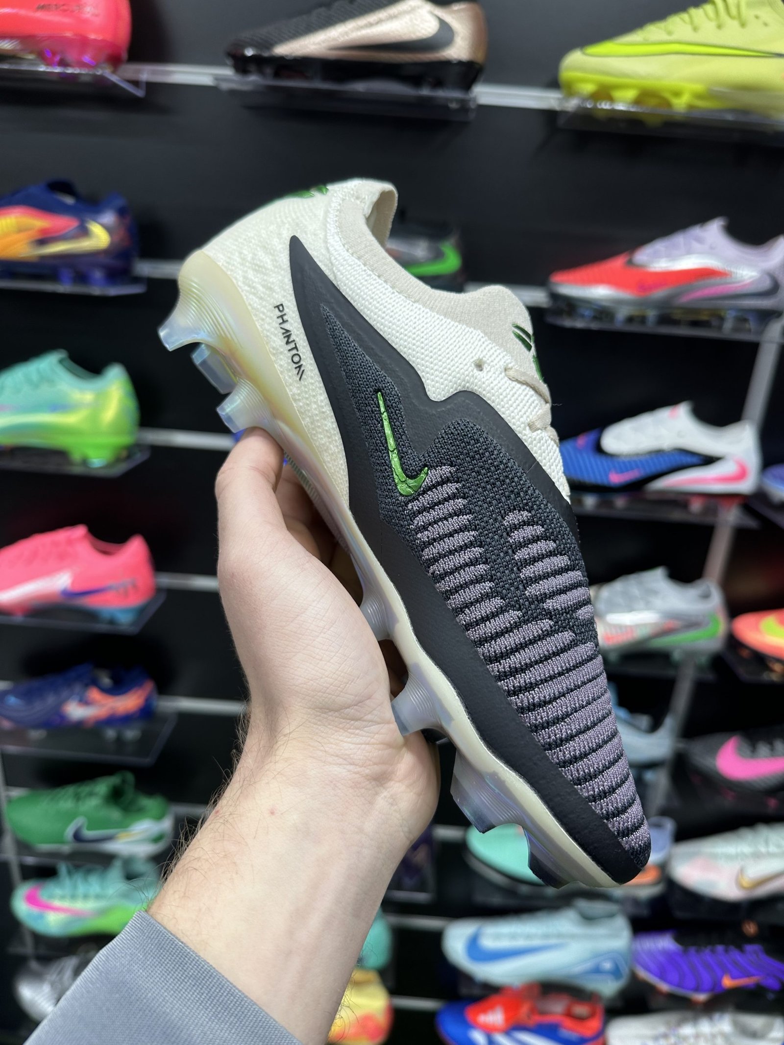 Бутси  Phantom 6 Elite FG Black Mamba