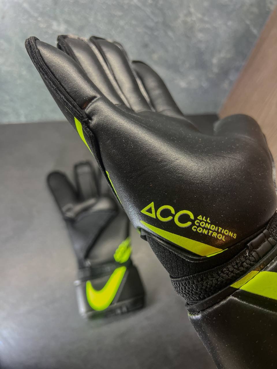 Воротарські рукавички Vapor Grip 3