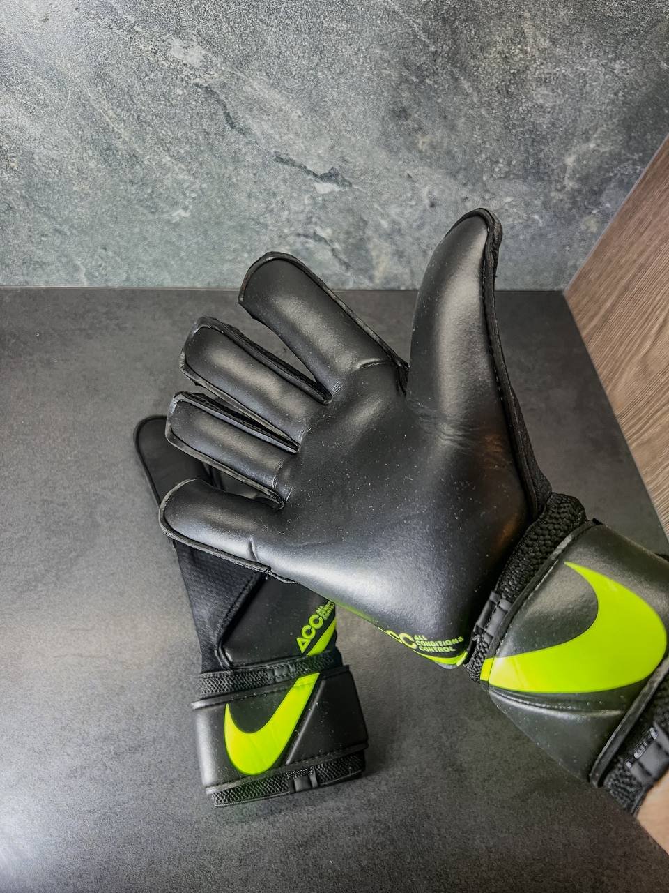 Воротарські рукавички Vapor Grip 3