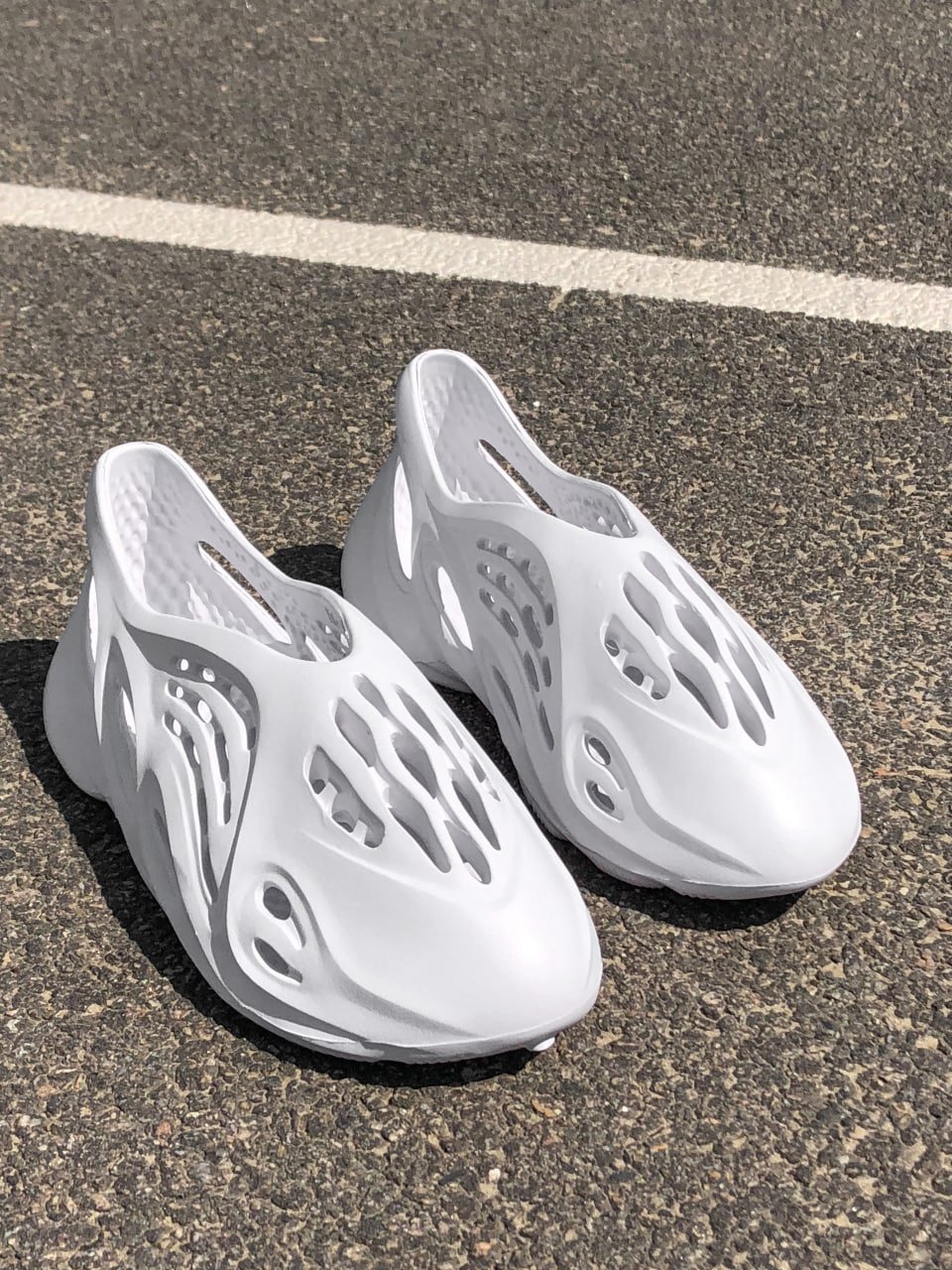 Шльопки Yeezy Foam Runner білі