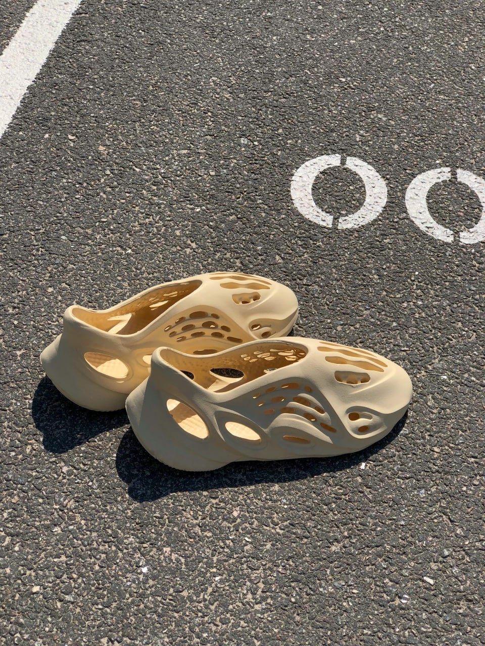 Шльопки Yeezy Foam Runner бежеві