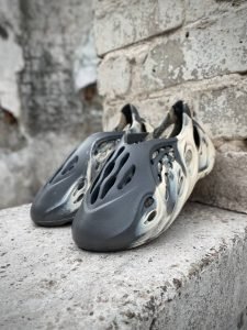 Шльопки Yeezy Foam Runner сірі