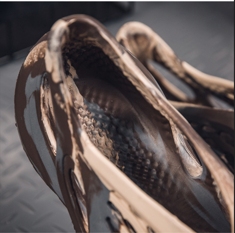 Шльопки Yeezy Foam Runner коричневі