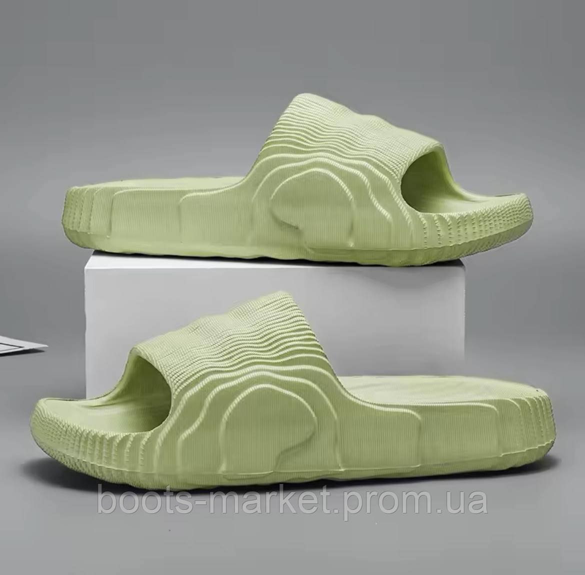 Шльопки ізі Adilette Beige зелені Бежеві тапки Ізі Слайд плескання