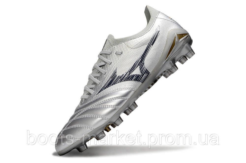 Футбольные бутсы Morelia Neo III