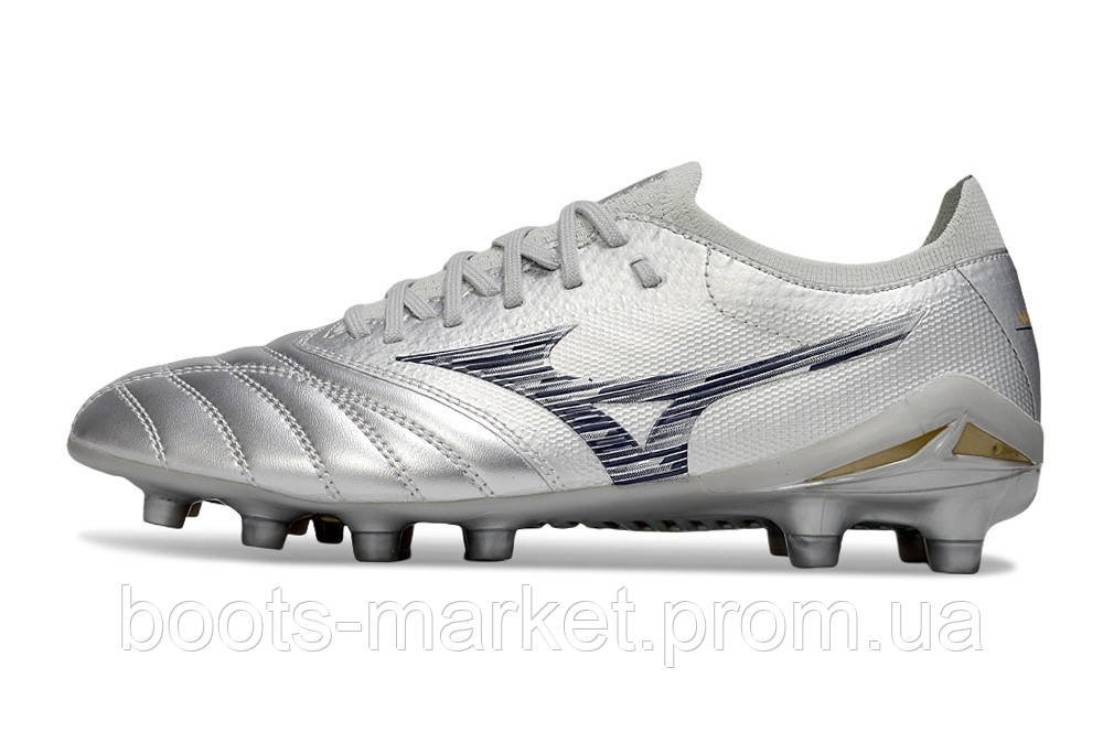 Футбольные бутсы Morelia Neo III
