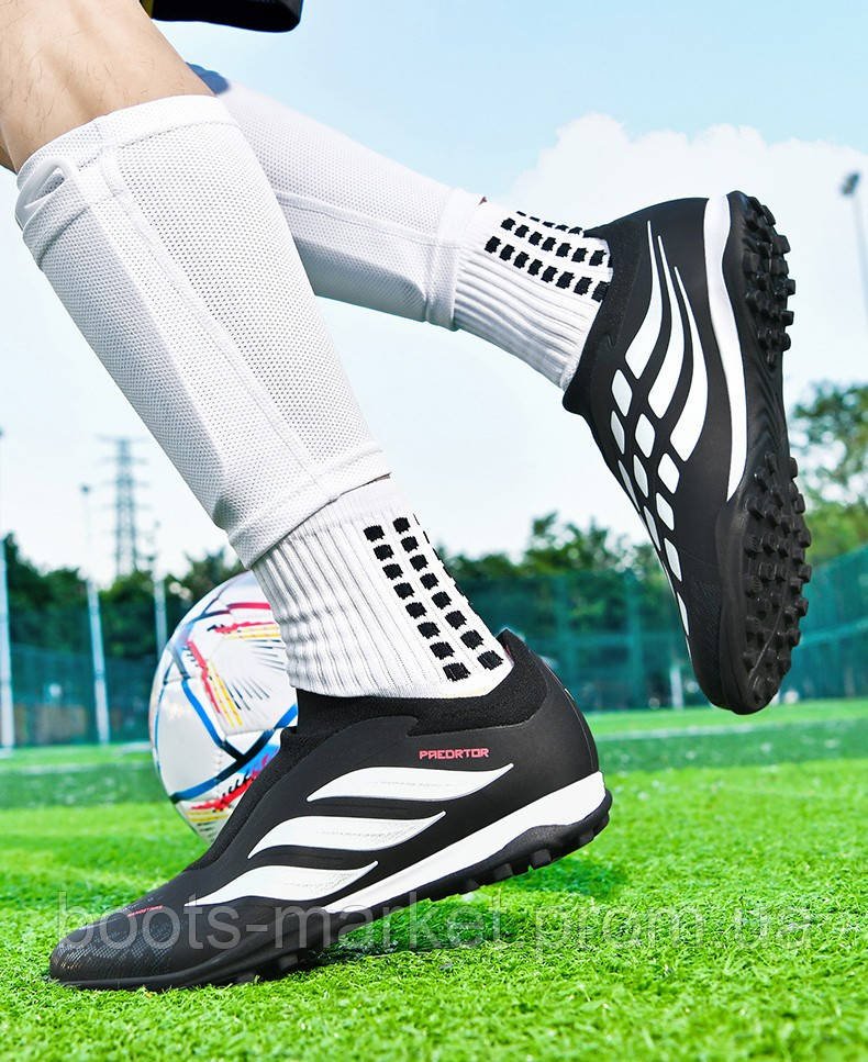 Футбольні сороконіжки Poraetor Turf Ground